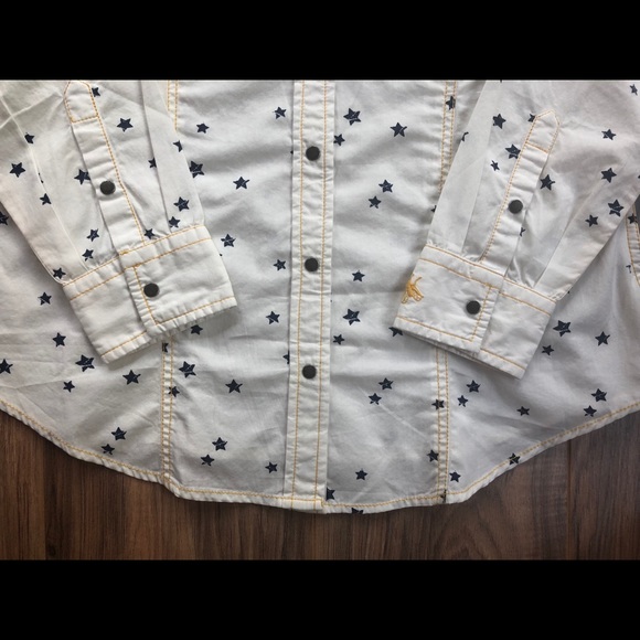 Medium Women’s Barn Fly Trading Button Up - Picture 3 of 4